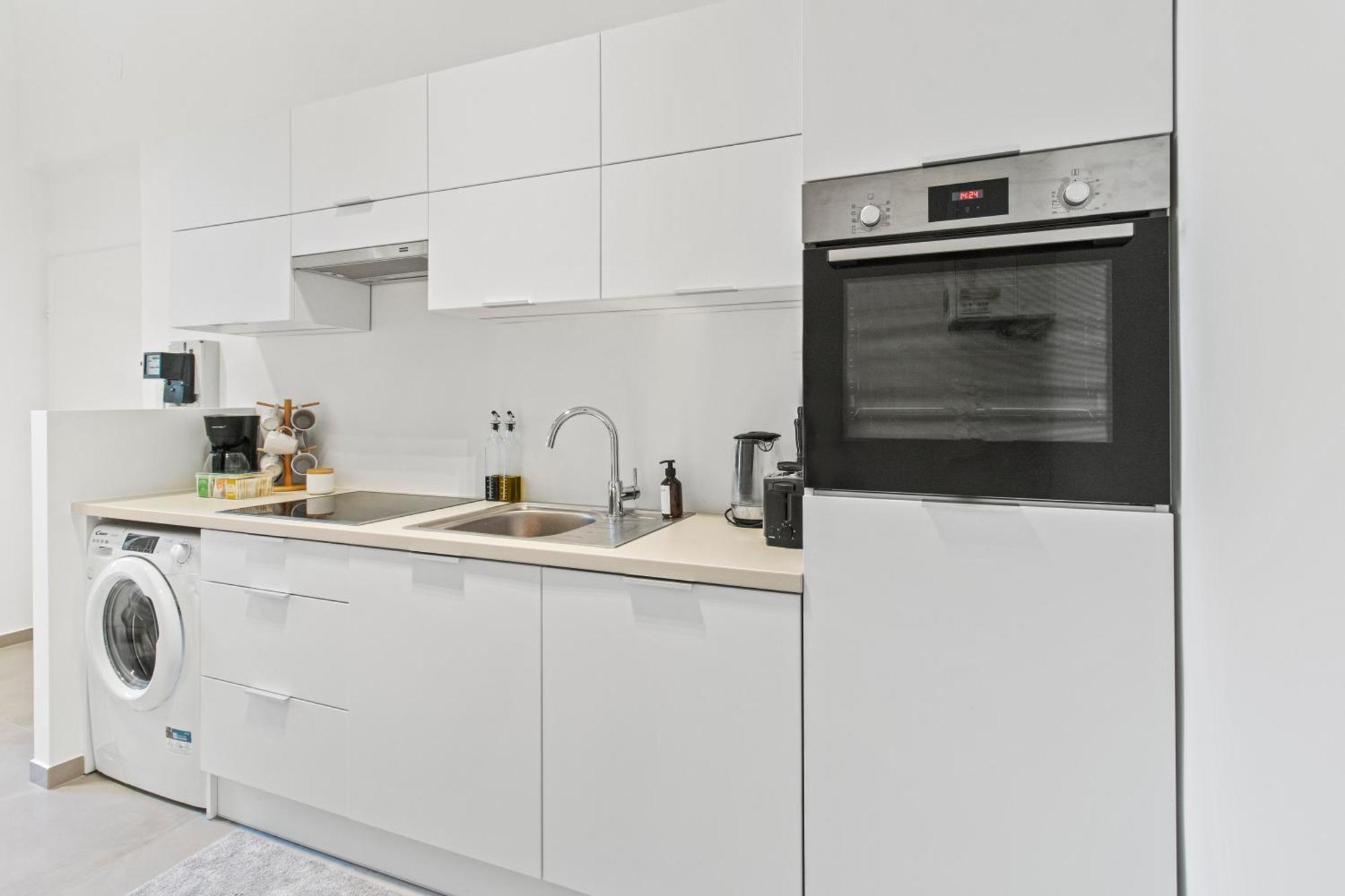 Balcony Apartment, 4 Min To U3 Zipperer Strasse Vienna Esterno foto