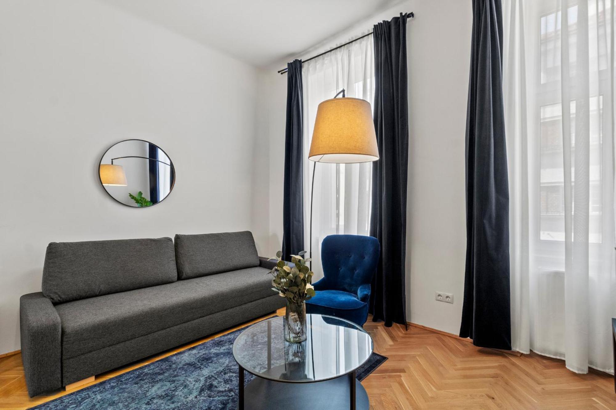 Balcony Apartment, 4 Min To U3 Zipperer Strasse Vienna Esterno foto