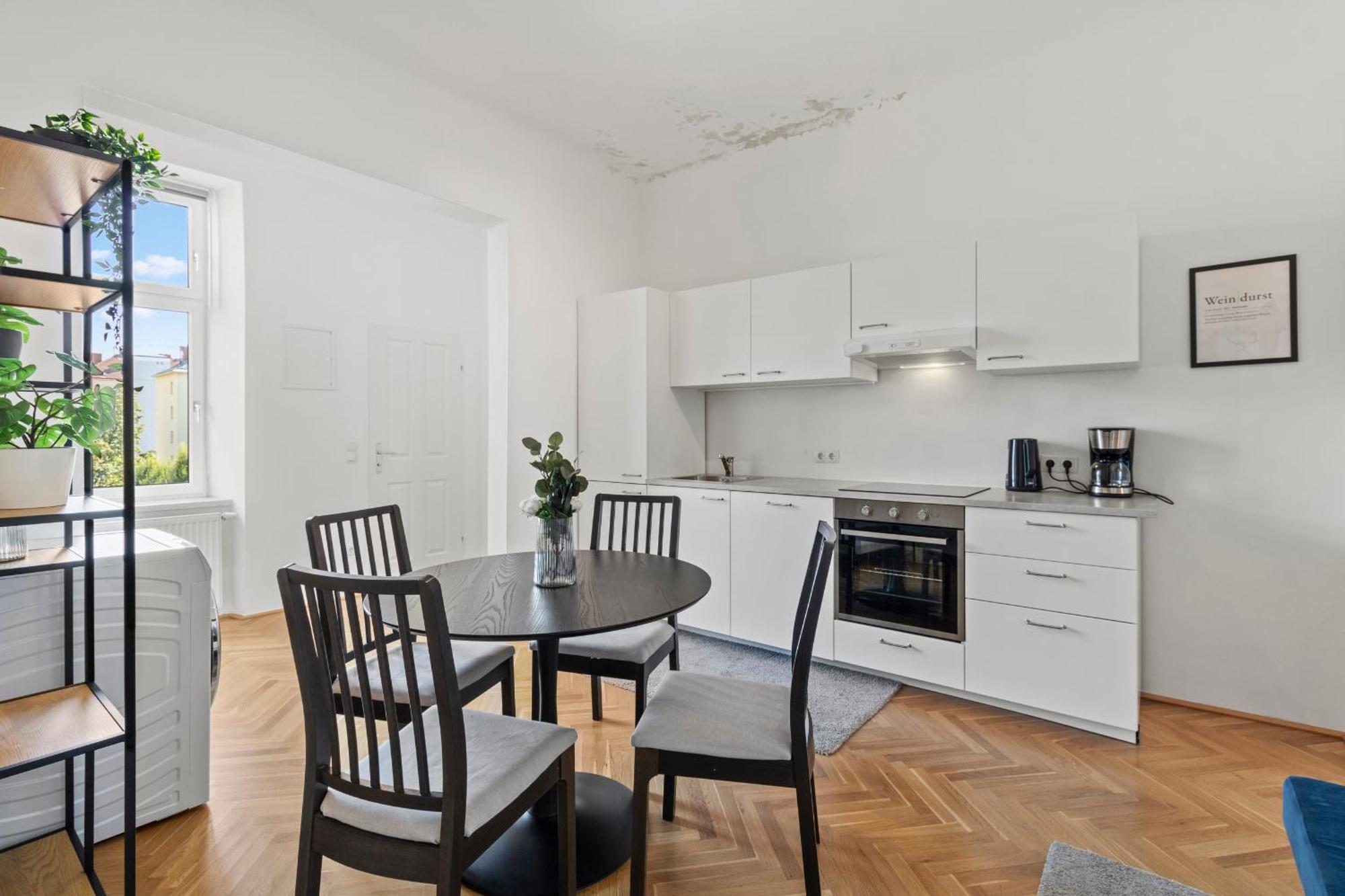 Balcony Apartment, 4 Min To U3 Zipperer Strasse Vienna Esterno foto